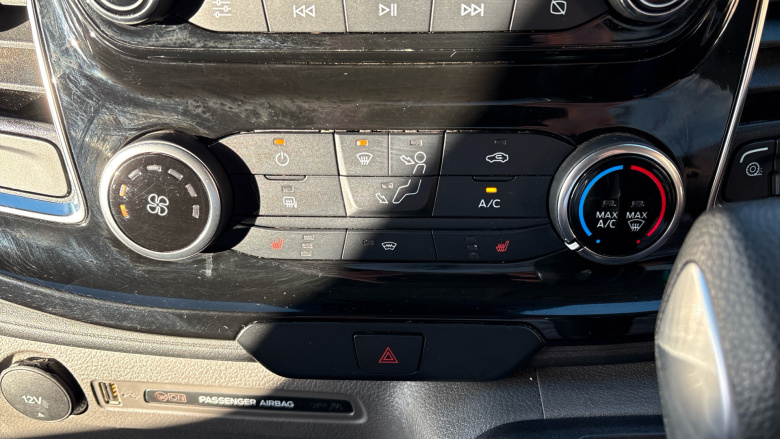 Ford Transit Custom 340 L1 Diesel Fwd 2.0 EcoBlue 170ps Low Roof Limited Van Auto